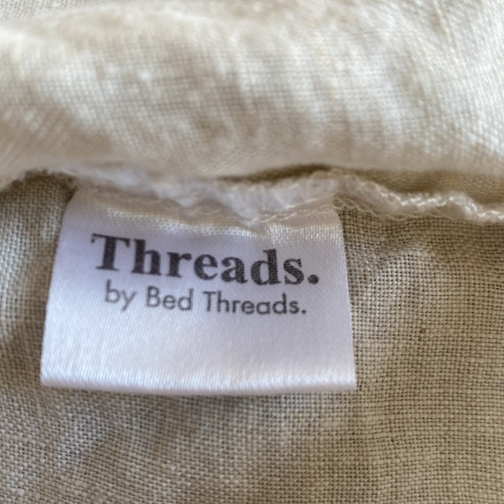 Bed Threads L Linen V Neck Top - Picture 11 of 12